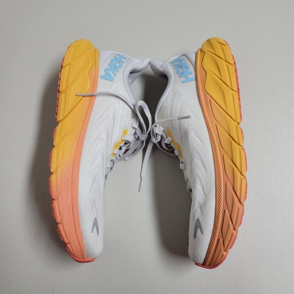 Hoka One One Arahi Nimbus Nube/ Blanco 9.5B. - Picture 3 of 11